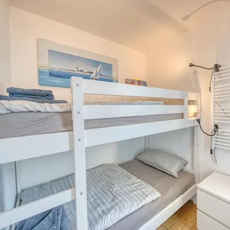 - Haus M, App 0m0506 *